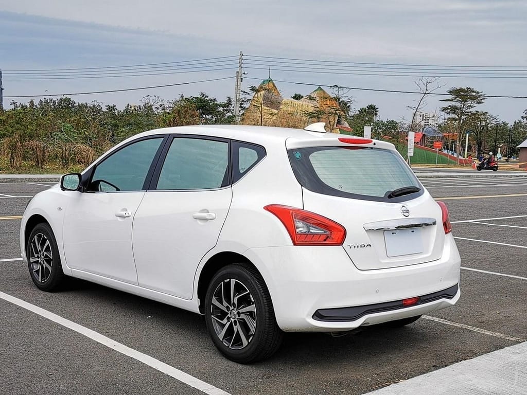 Nissan Tiida-2021-白色系-跑3.7萬-圖片