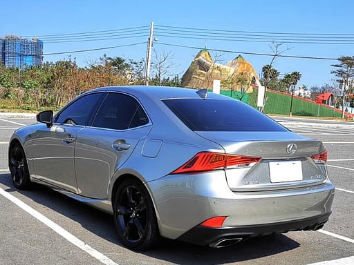 Lexus_usedcar_2017_IS300_鉑黑特仕車_69055km_Lexus中古車_IS300_圖片 (6)