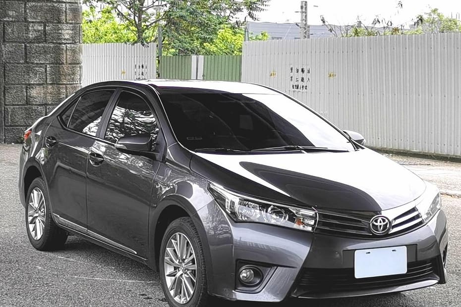 Toyota 二手車買賣專門店-2014-Altis-11